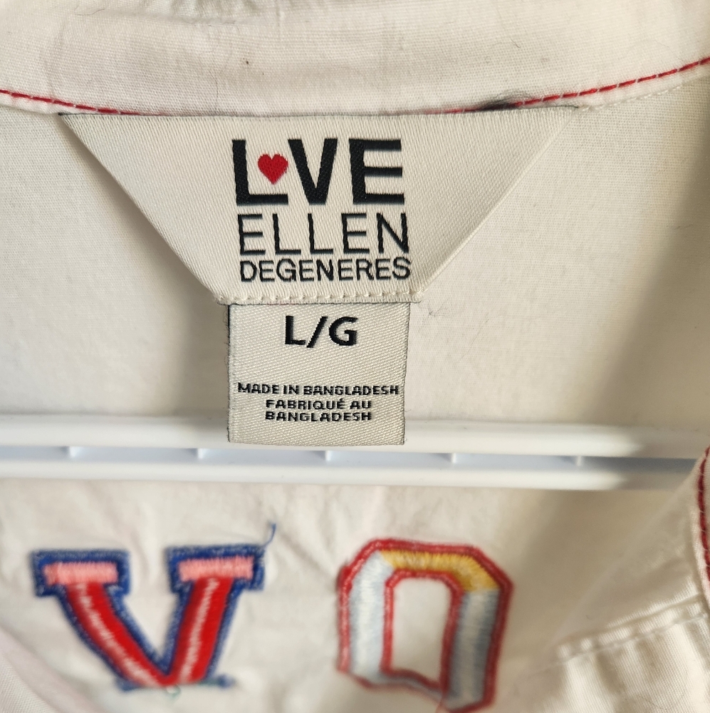 Embroidered LOVE Button Up ❤️ - Picture 3 of 5